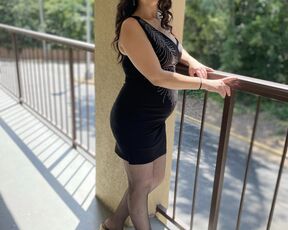 Nikki pregnant fucks bareback